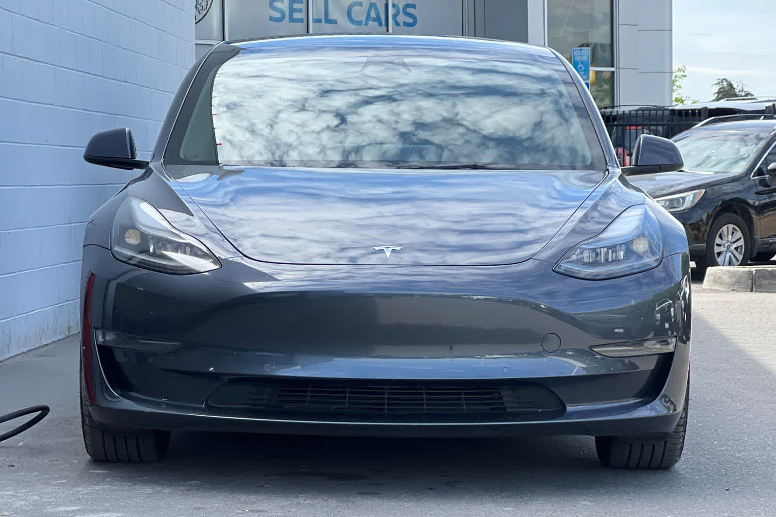 Thumbnail: 2022 Tesla Model 3 - 11