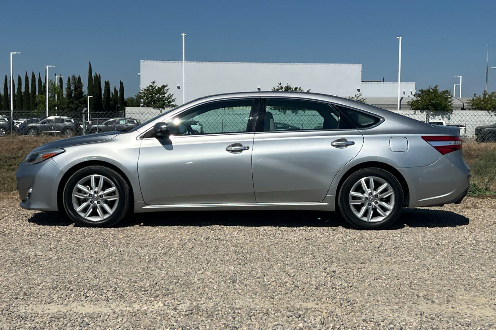 Thumbnail: 2015 Toyota Avalon - 6
