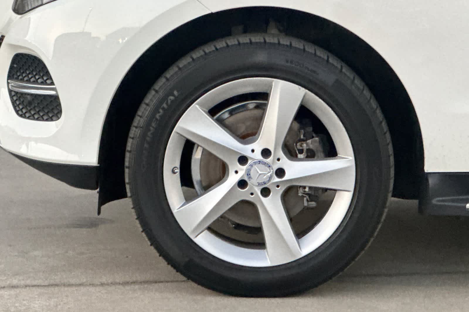 Thumbnail: 2017 Mercedes-Benz GLE - 29