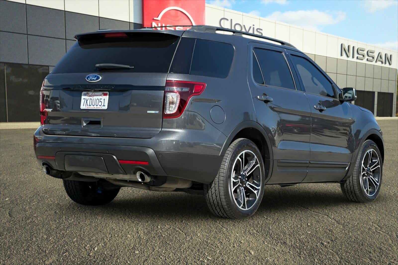 Thumbnail: 2015 Ford Explorer - 3