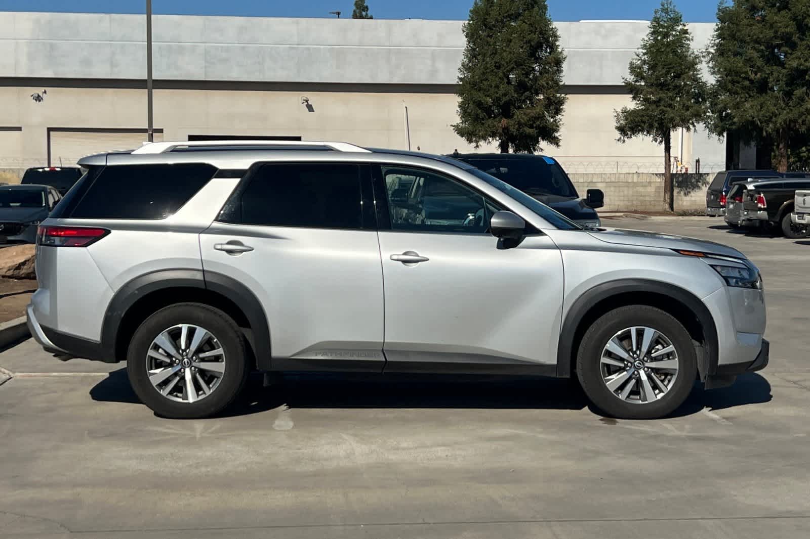 Thumbnail: 2025 Nissan Pathfinder - 9