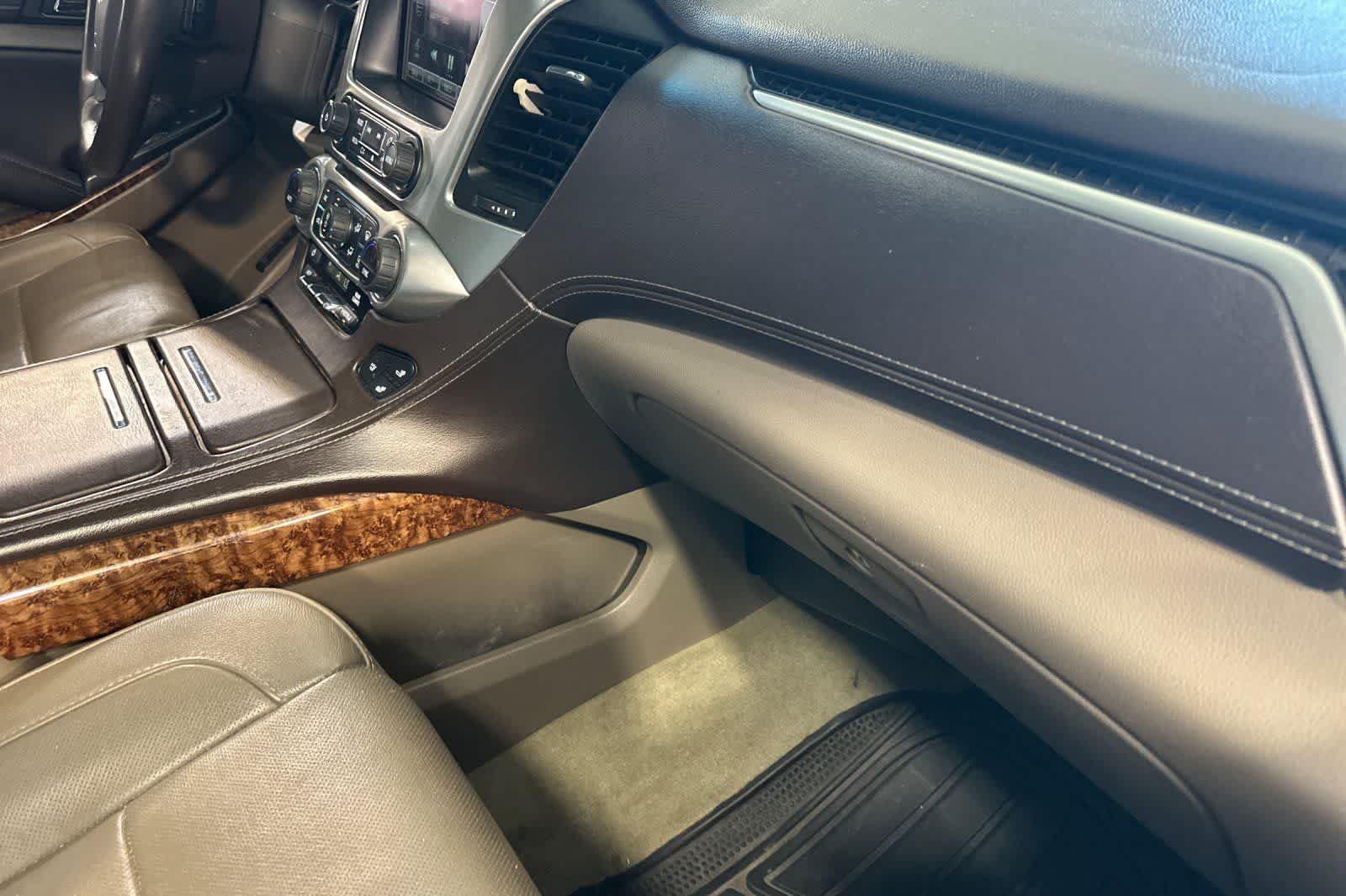 Thumbnail: 2015 Chevrolet Suburban - 19