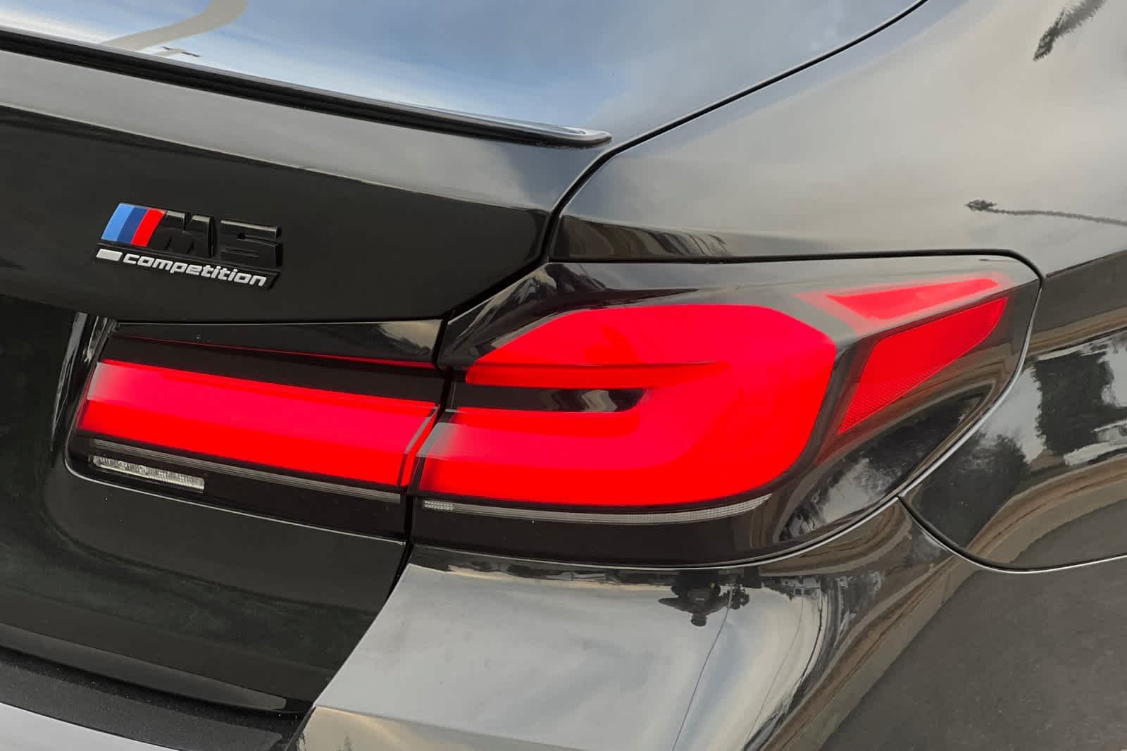 Thumbnail: 2021 BMW M5 - 36