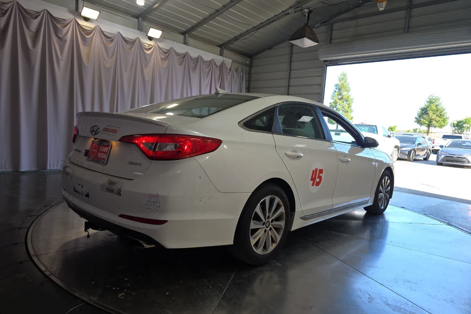 Thumbnail: 2017 Hyundai Sonata - 3