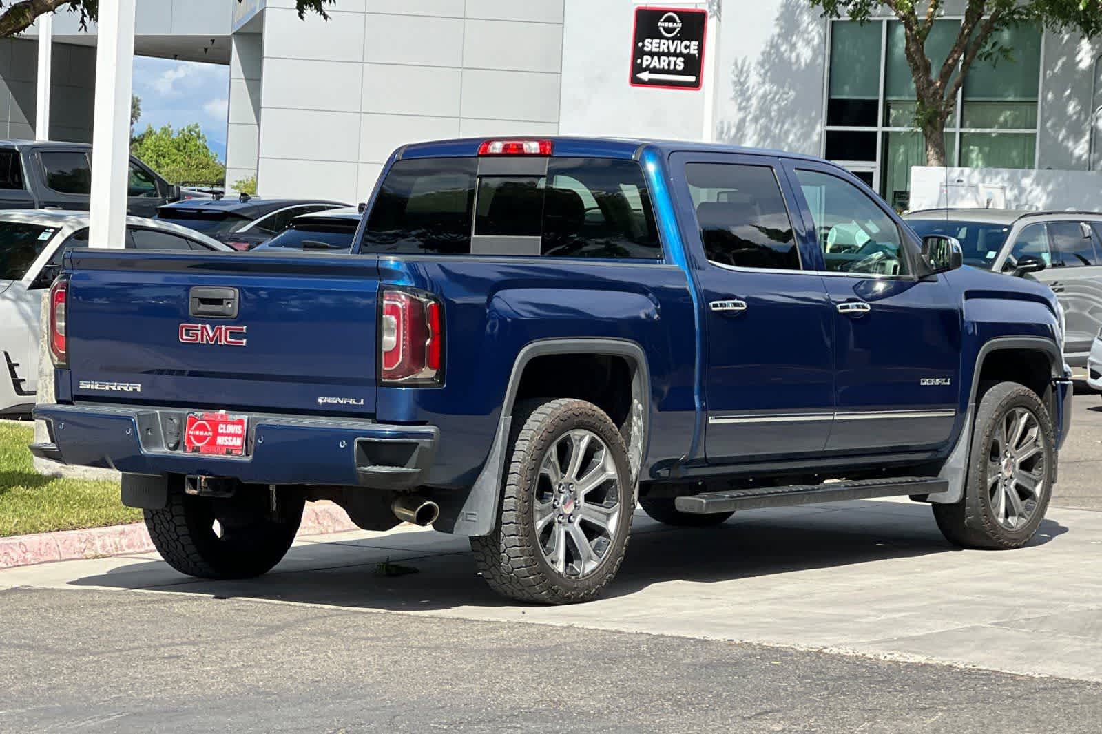 Thumbnail: 2017 GMC Sierra 1500 - 3