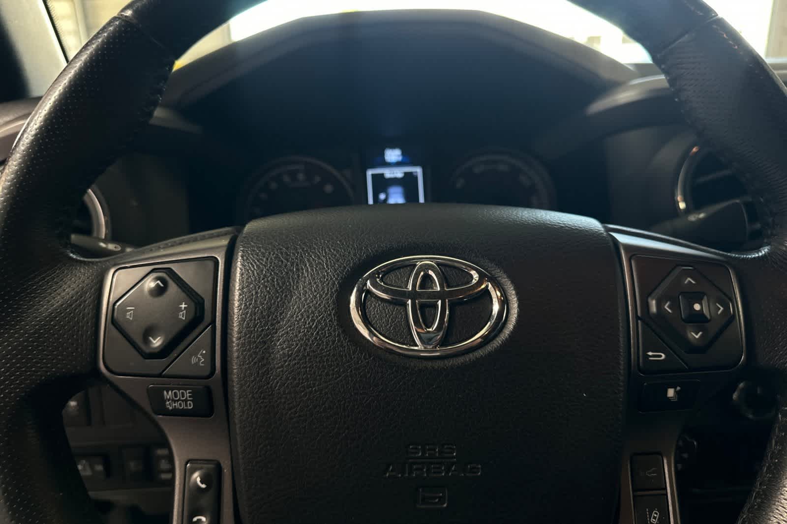 Thumbnail: 2022 Toyota Tacoma - 25
