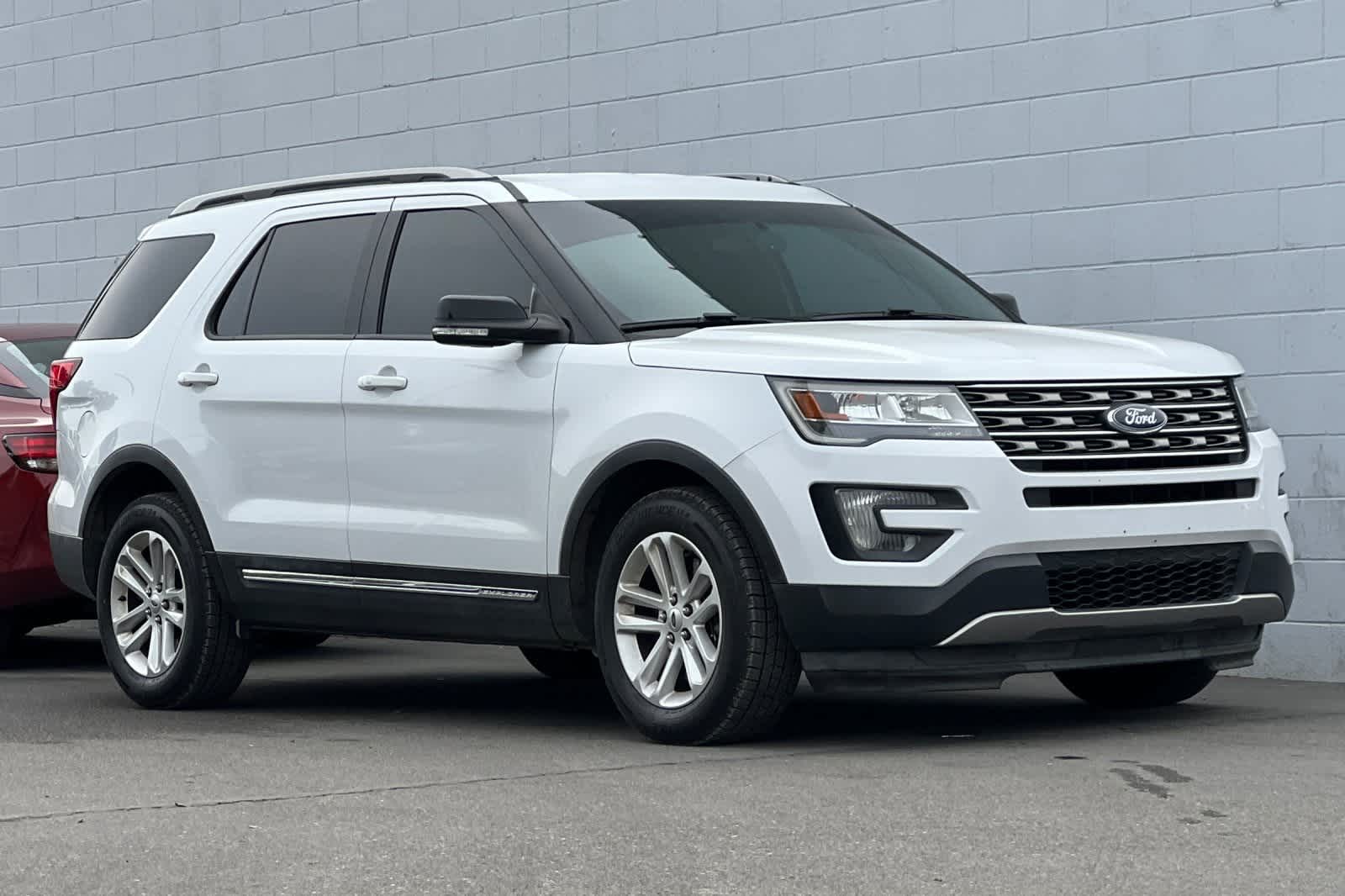 Thumbnail: 2016 Ford Explorer - 10