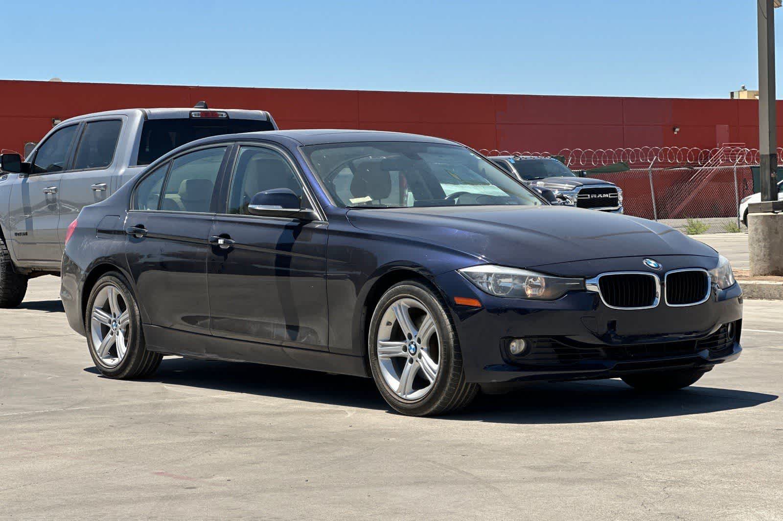 Thumbnail: 2013 BMW 3 Series - 10