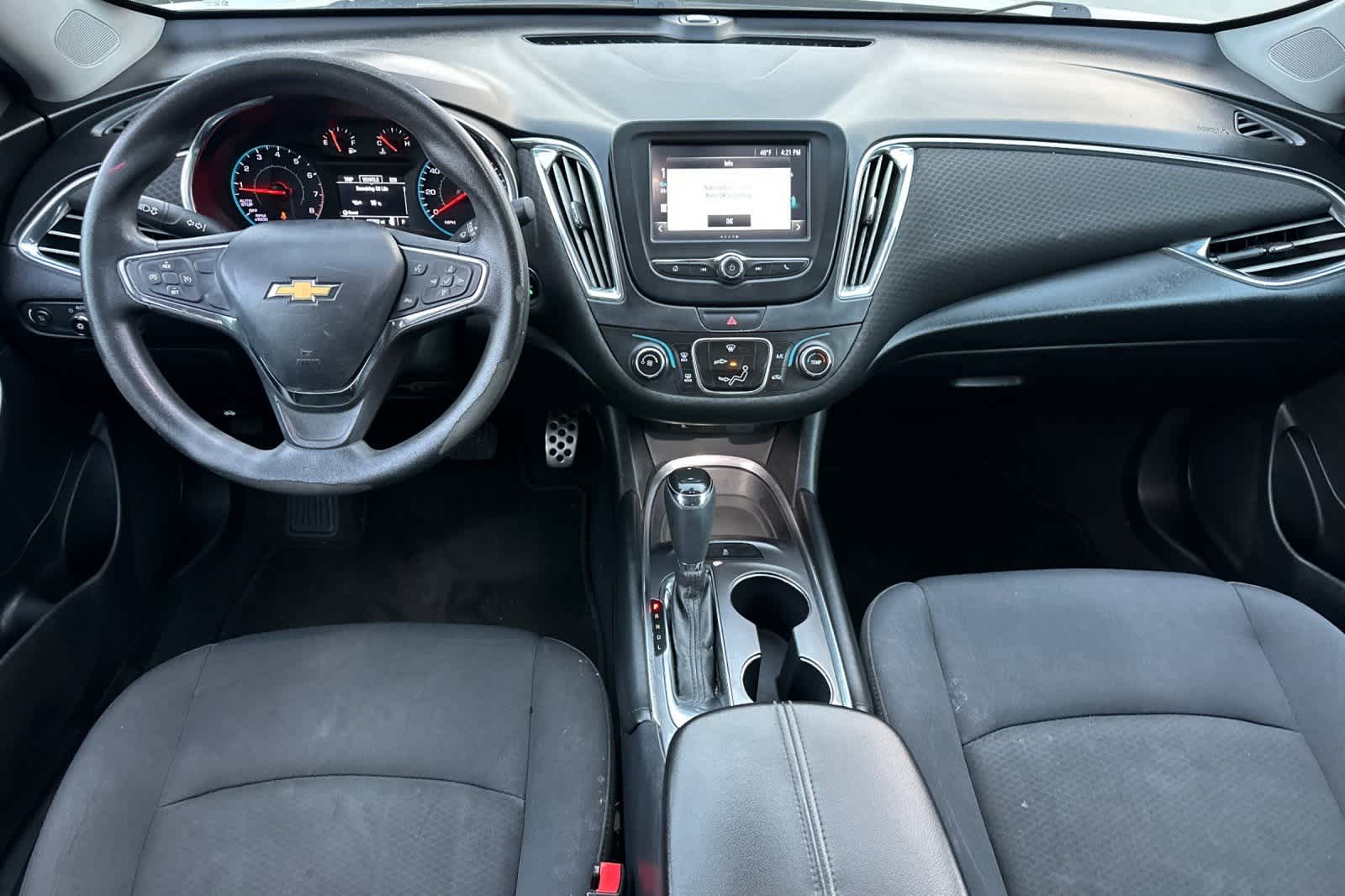 Thumbnail: 2017 Chevrolet Malibu - 4