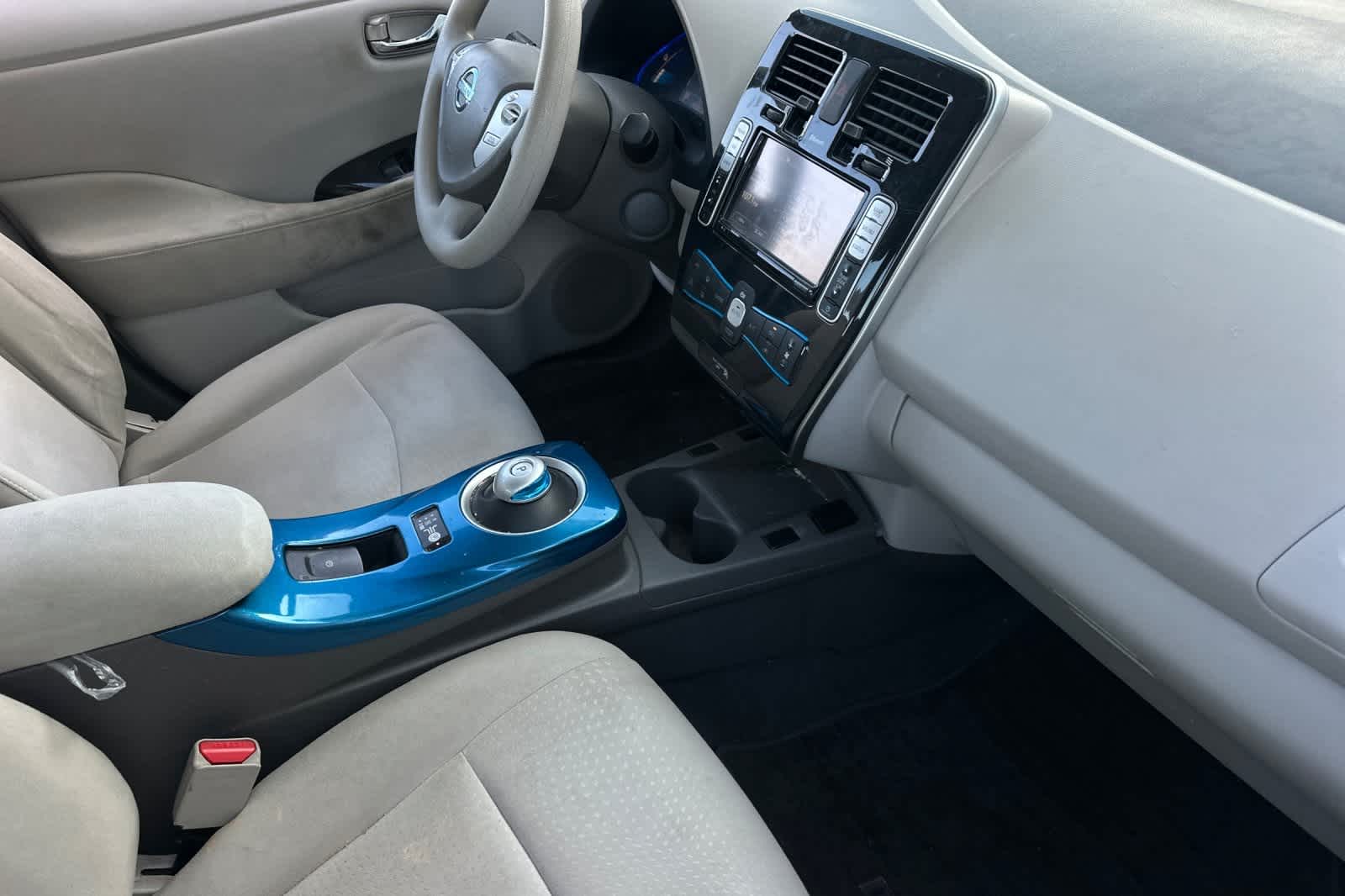 Thumbnail: 2011 Nissan Leaf - 16