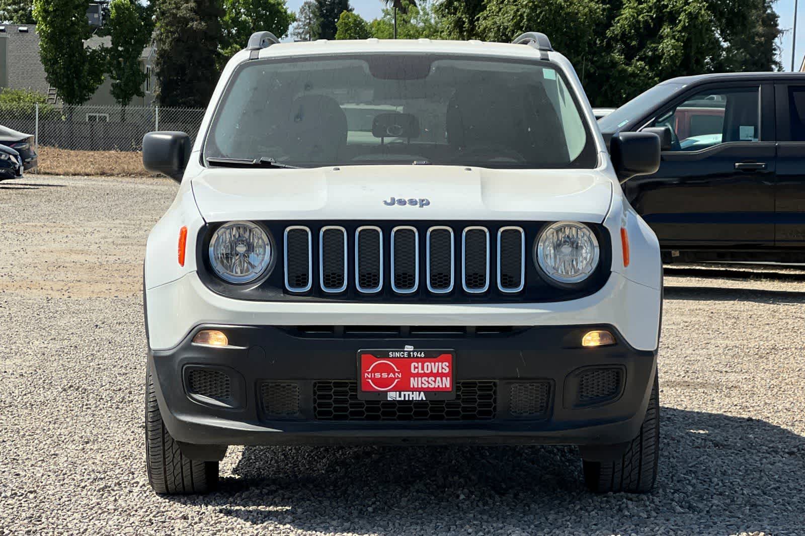 Thumbnail: 2017 Jeep Renegade - 11