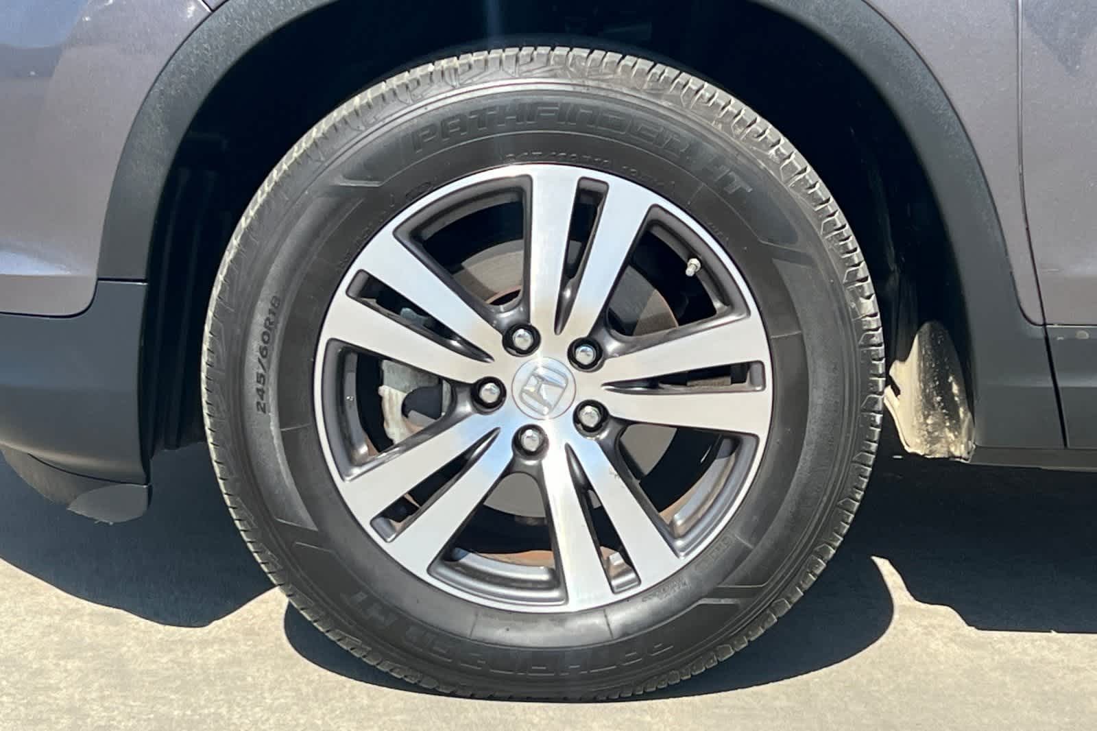 Thumbnail: 2017 Honda Pilot - 12