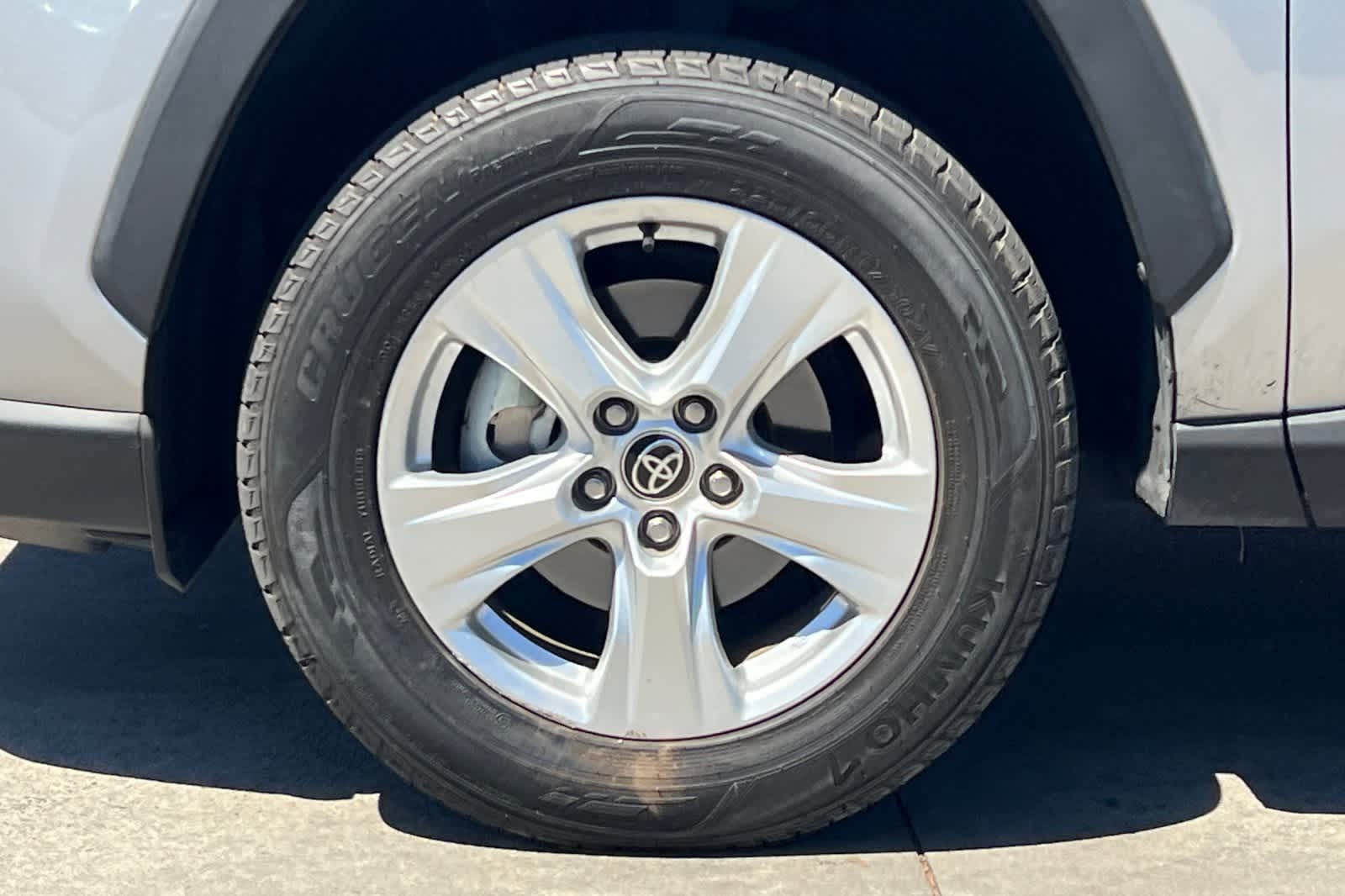 Thumbnail: 2021 Toyota RAV4 - 12