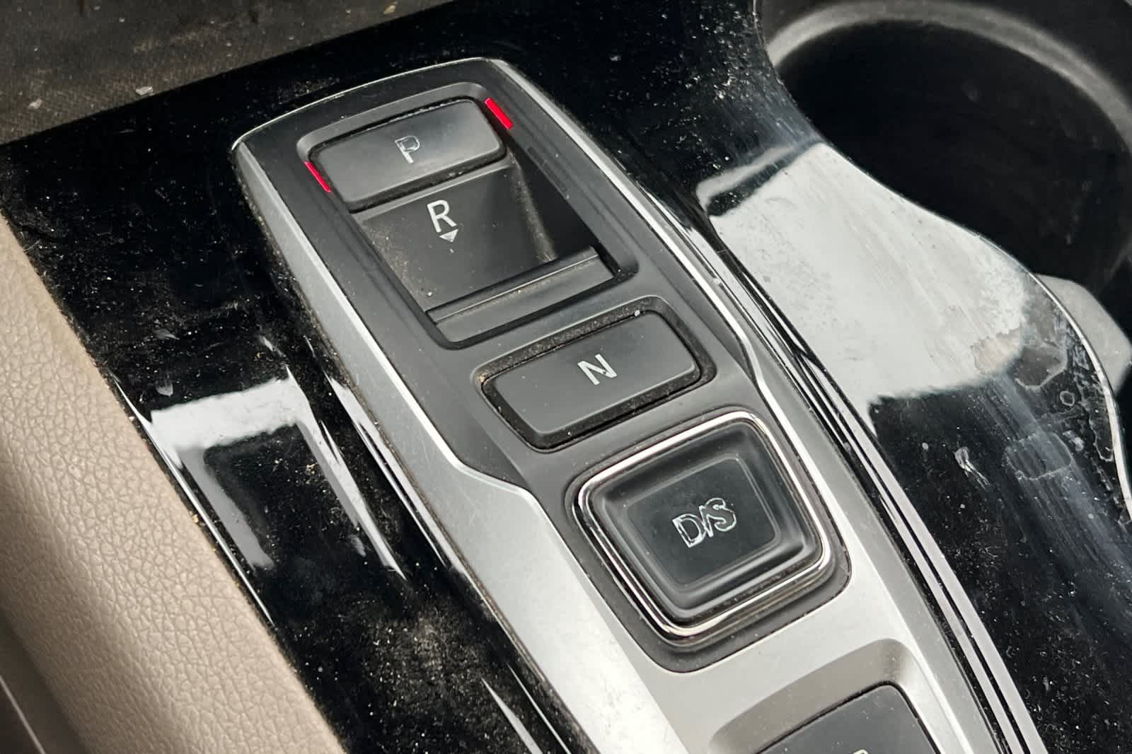 Thumbnail: 2017 Honda Pilot - 26