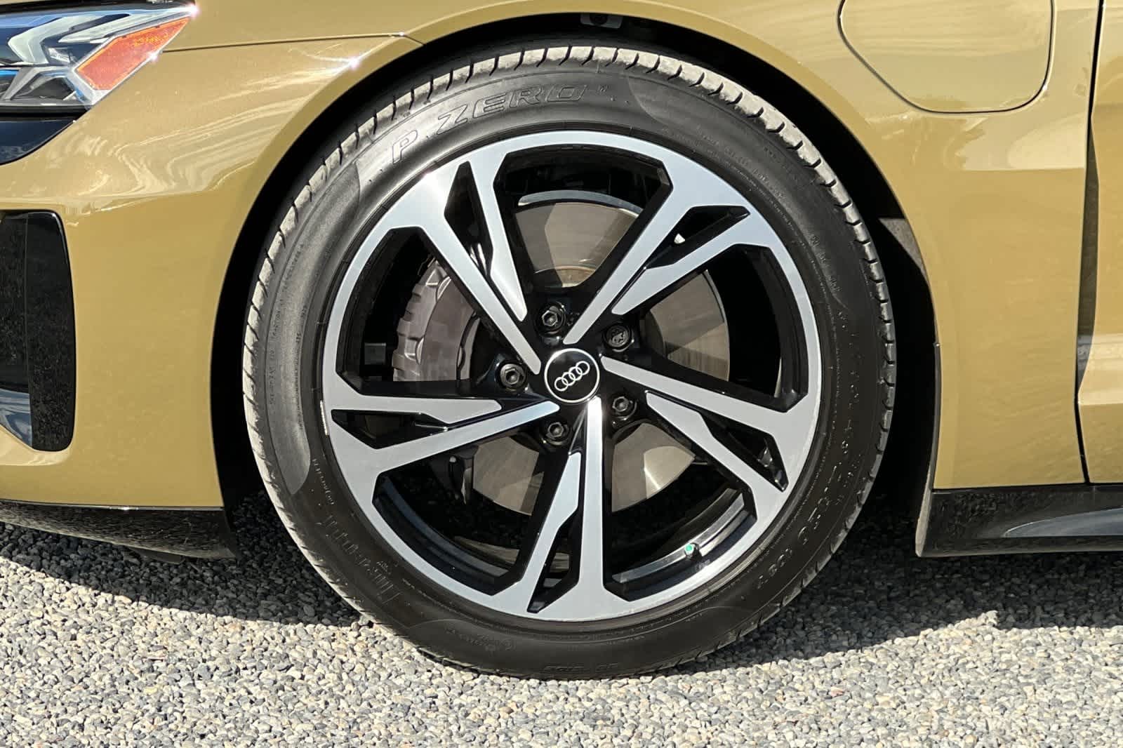 Thumbnail: 2023 Audi e-tron GT - 37