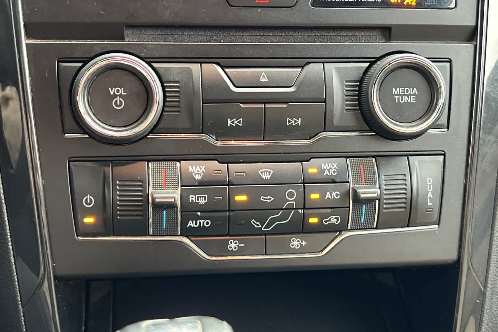 Thumbnail: 2016 Ford Explorer - 22