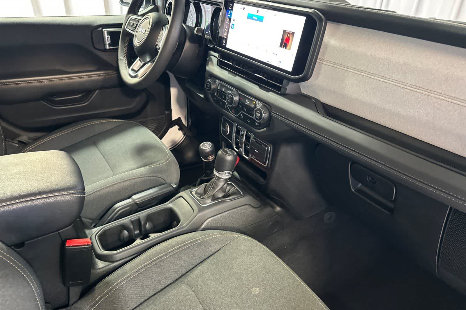 Thumbnail: 2025 Jeep Wrangler - 18