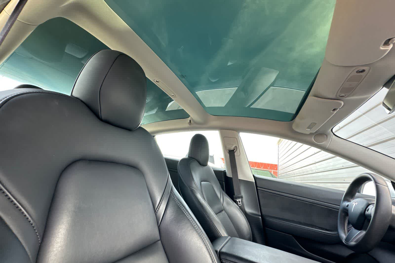 Thumbnail: 2020 Tesla Model 3 - 17