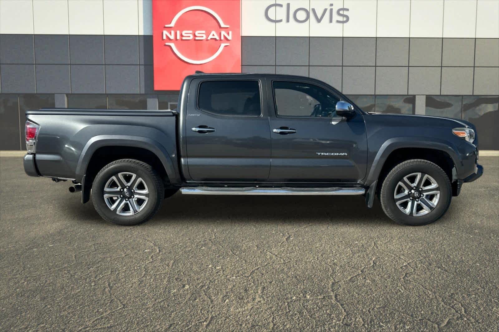 Thumbnail: 2016 Toyota Tacoma - 9