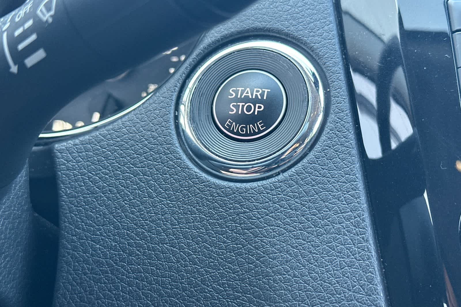 Thumbnail: 2021 Nissan Rogue Sport - 25