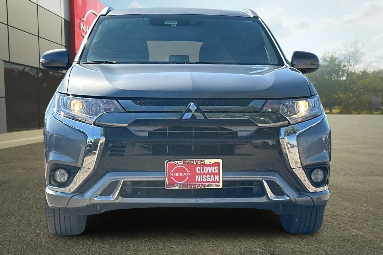 Thumbnail: 2022 Mitsubishi Outlander - 11