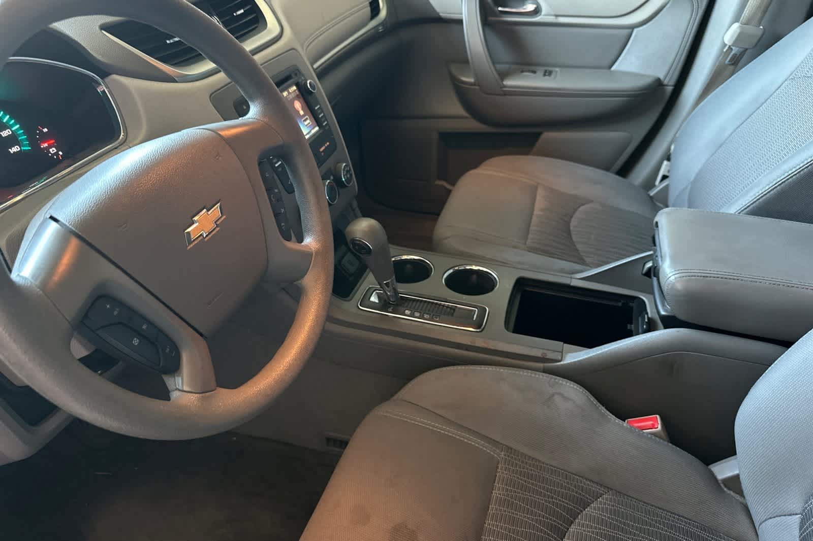 Thumbnail: 2017 Chevrolet Traverse - 14