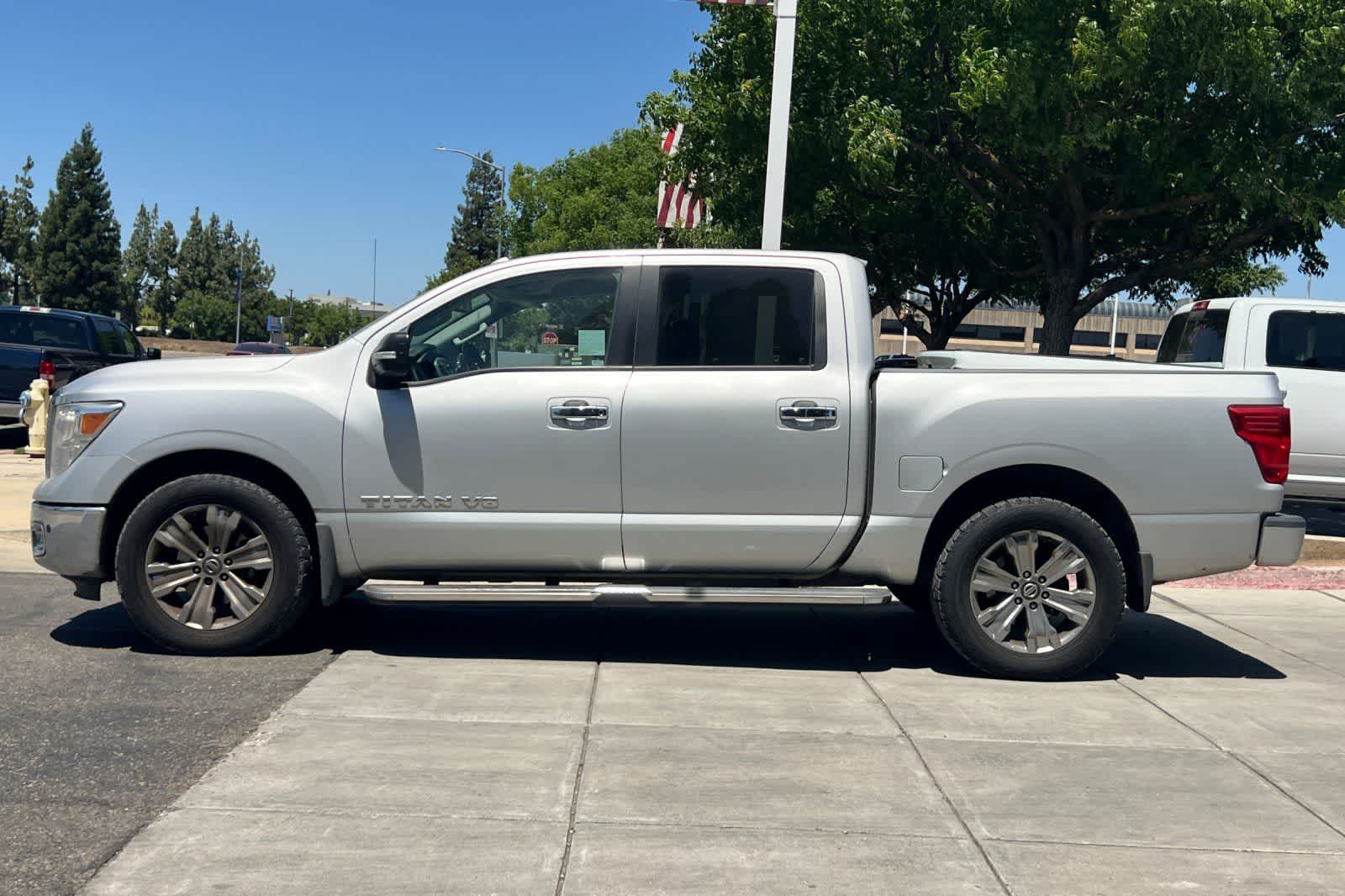 Thumbnail: 2018 Nissan Titan - 6