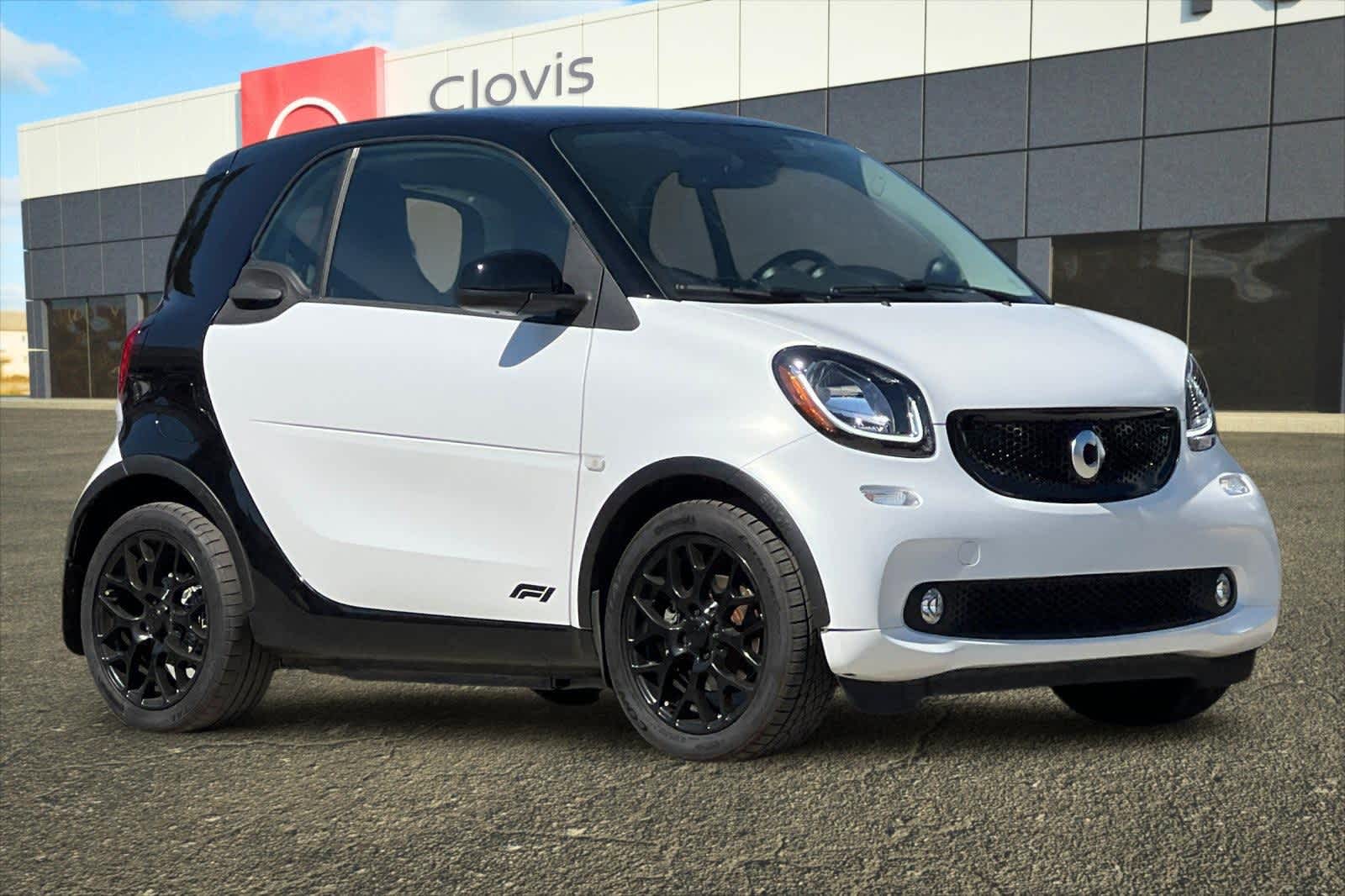 Thumbnail: 2018 smart fortwo - 10