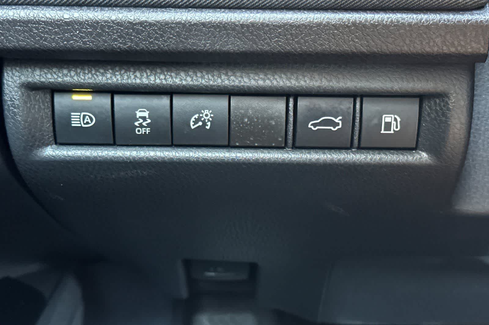 Thumbnail: 2025 Toyota Camry - 32