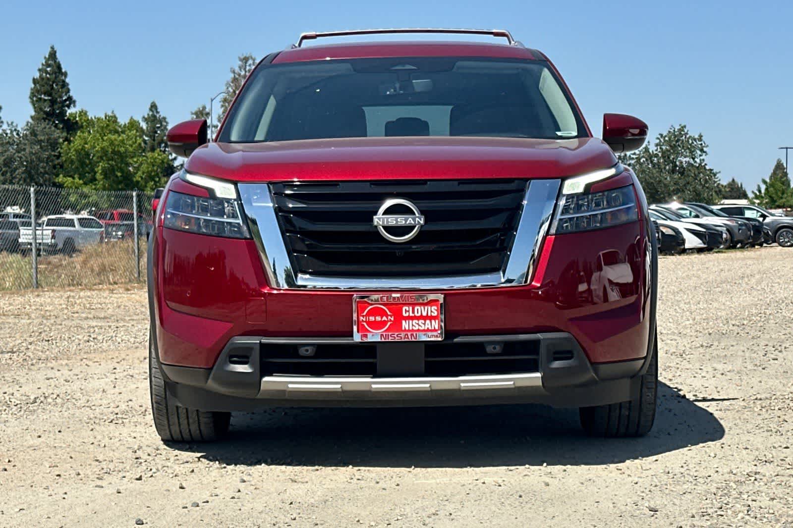 Thumbnail: 2023 Nissan Pathfinder - 11