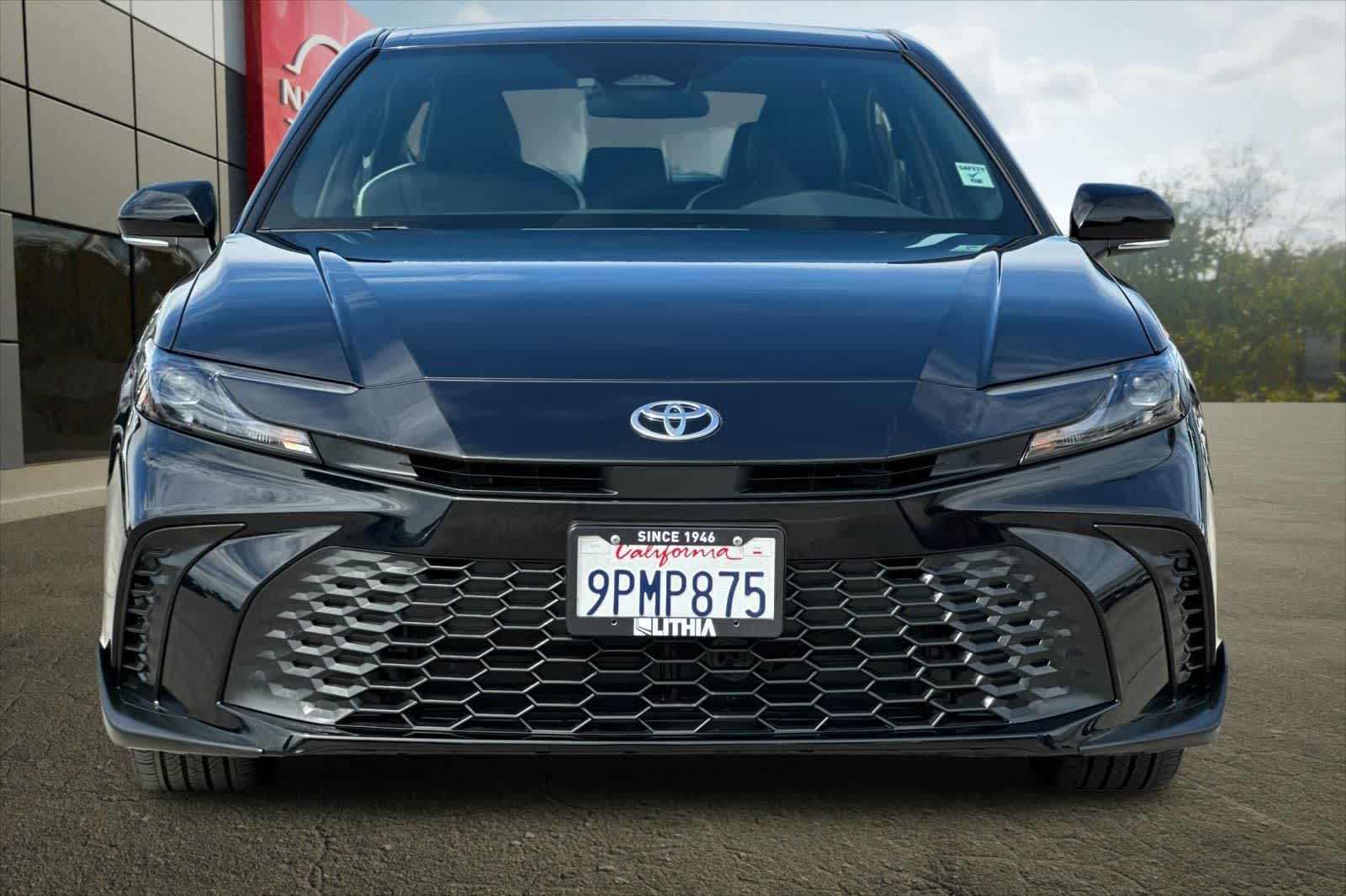 Thumbnail: 2025 Toyota Camry - 11