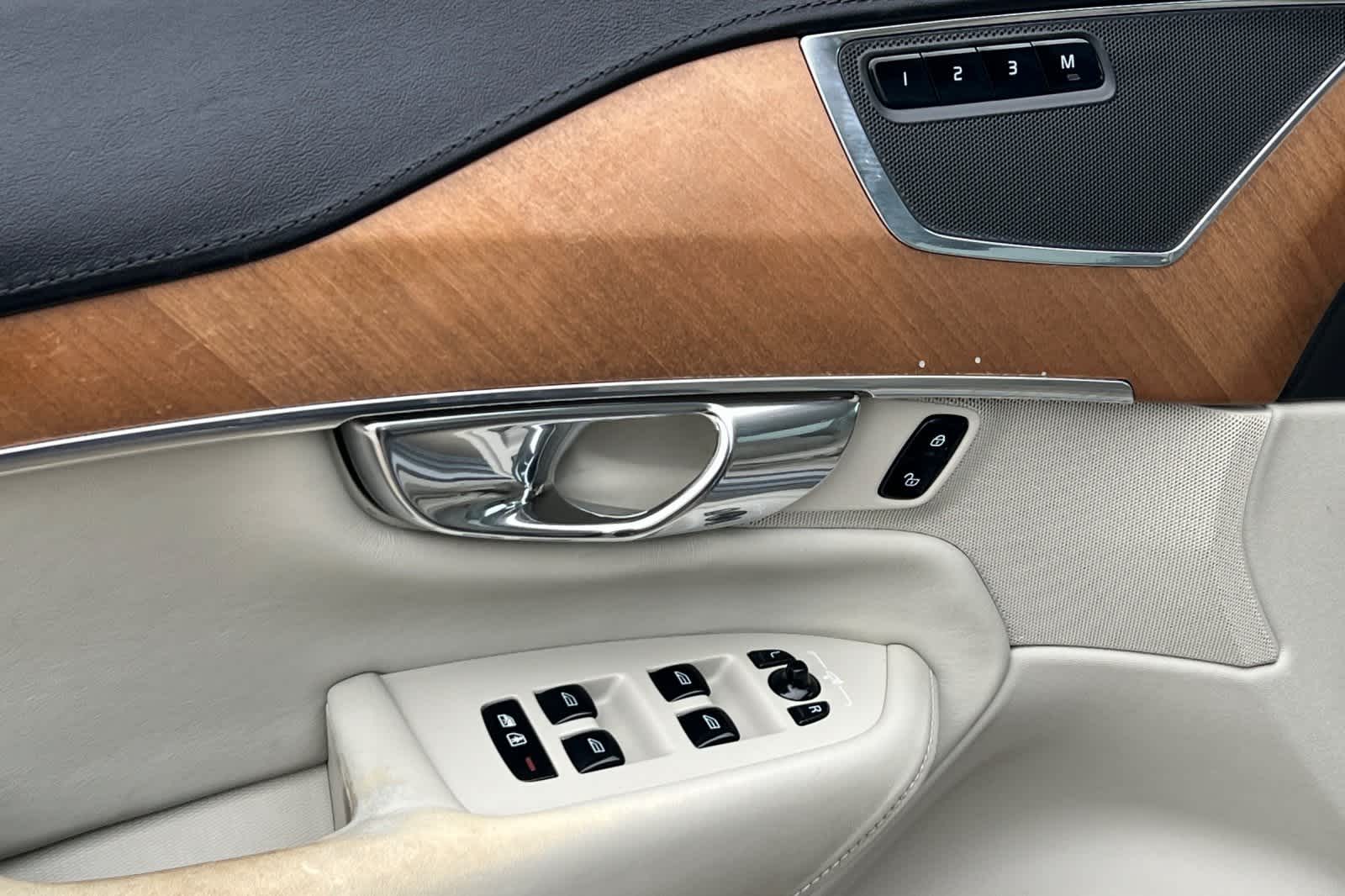 Thumbnail: 2016 Volvo XC90 - 13