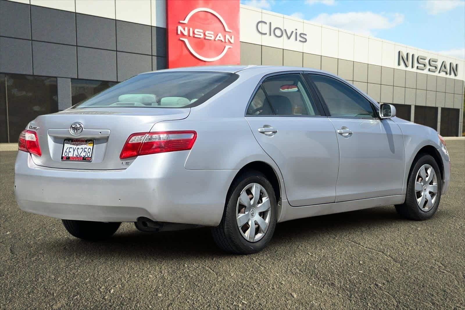 2009 Toyota Camry LE 2