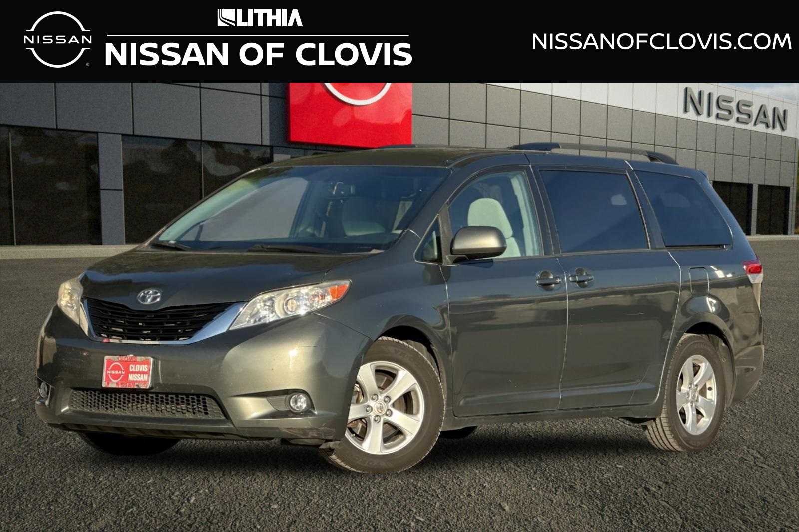 2014 Toyota Sienna LE -
                  Clovis, CA