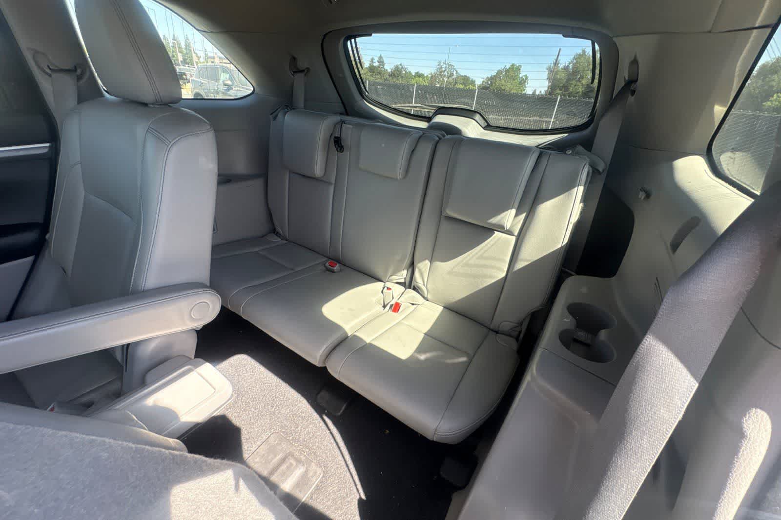 Thumbnail: 2019 Toyota Highlander - 17