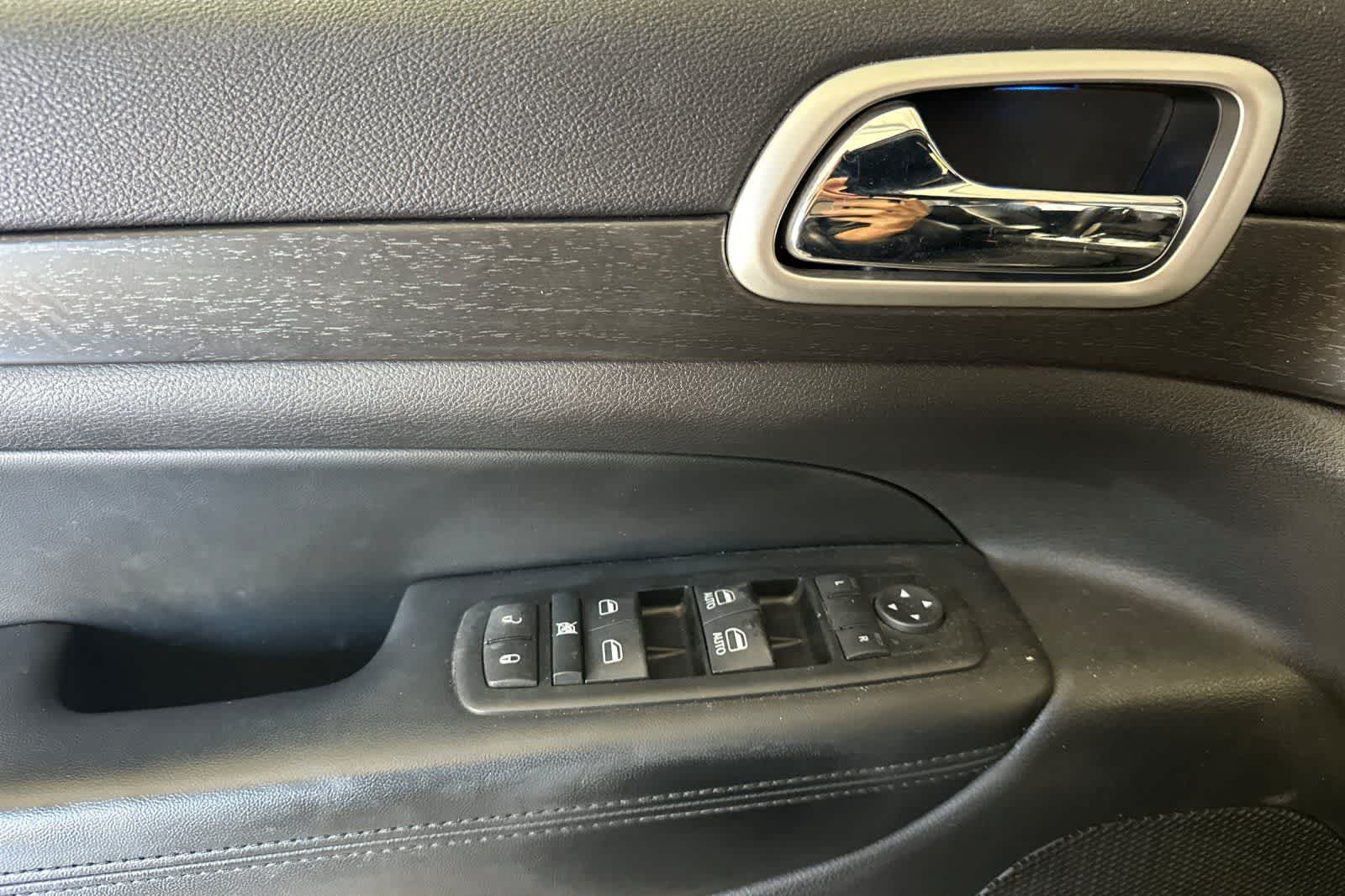 Thumbnail: 2015 Jeep Grand Cherokee - 15