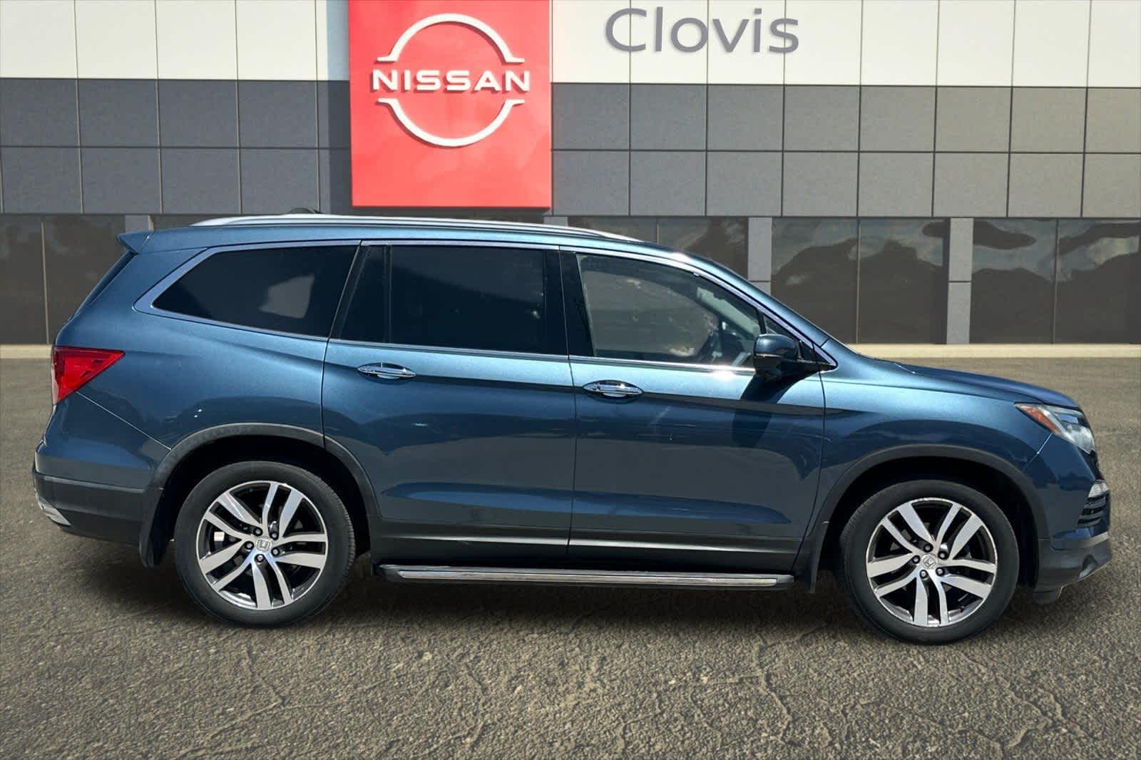 Thumbnail: 2016 Honda Pilot - 9