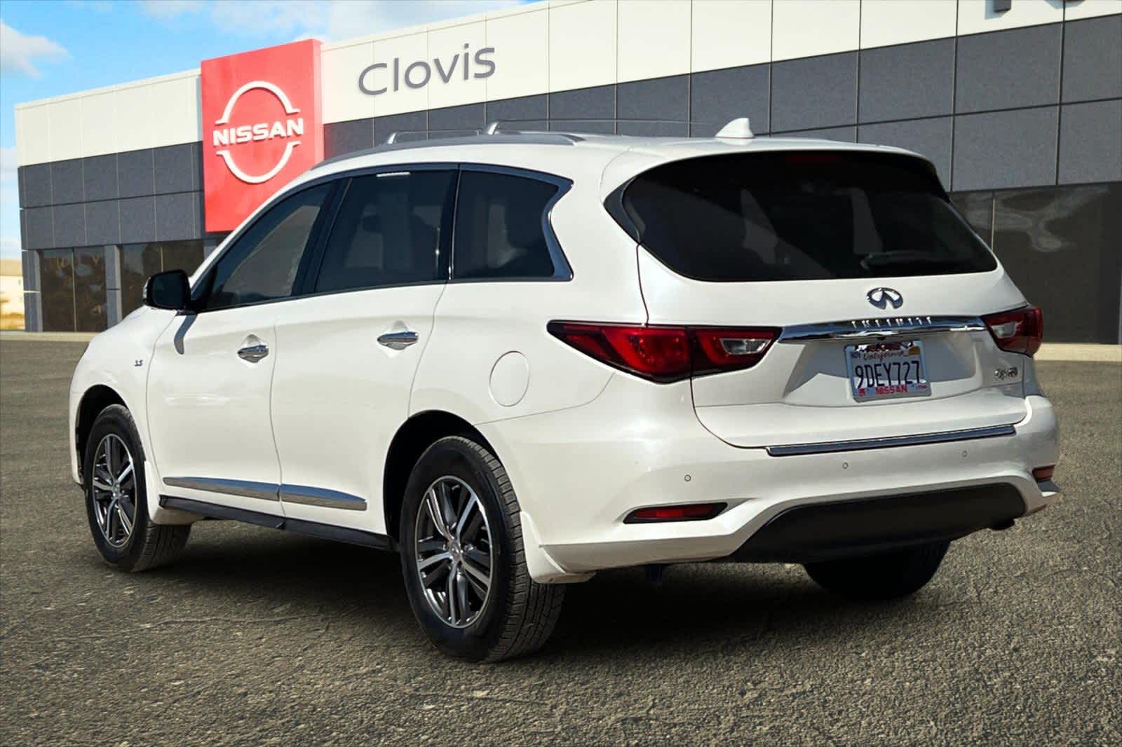 Thumbnail: 2017 INFINITI QX60 - 7