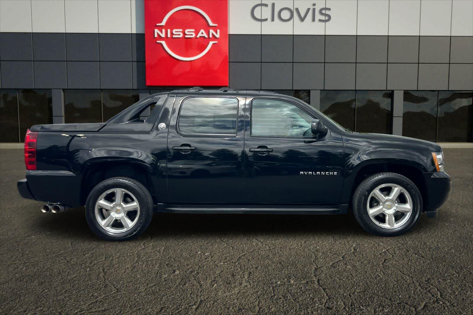 Thumbnail: 2012 Chevrolet Avalanche 1500 - 9