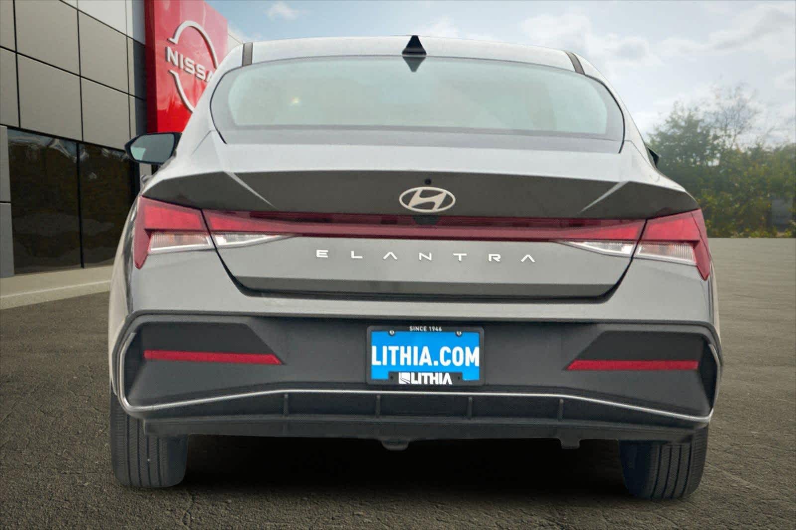 Thumbnail: 2024 Hyundai Elantra - 8