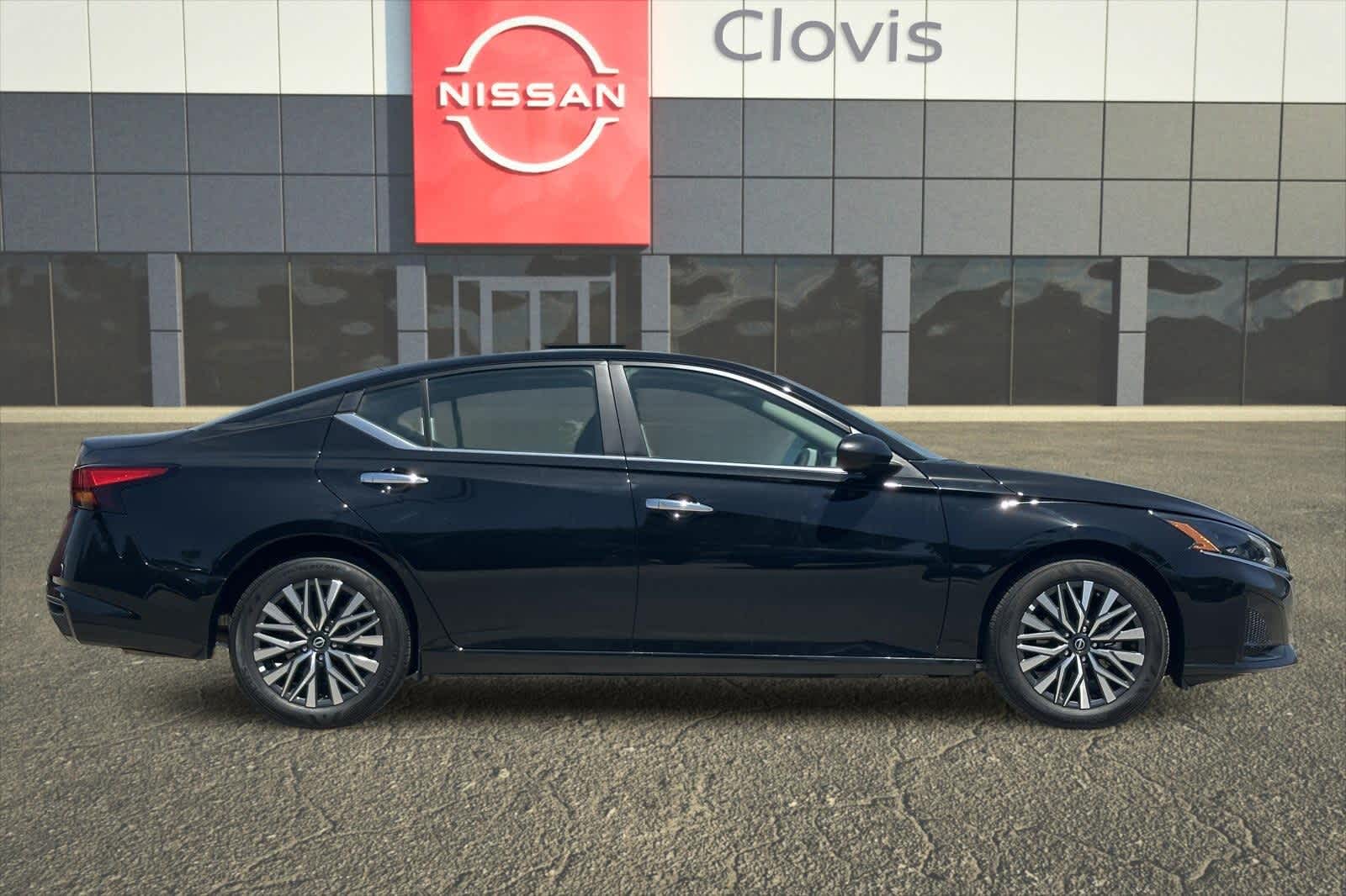 Thumbnail: 2025 Nissan Altima - 9