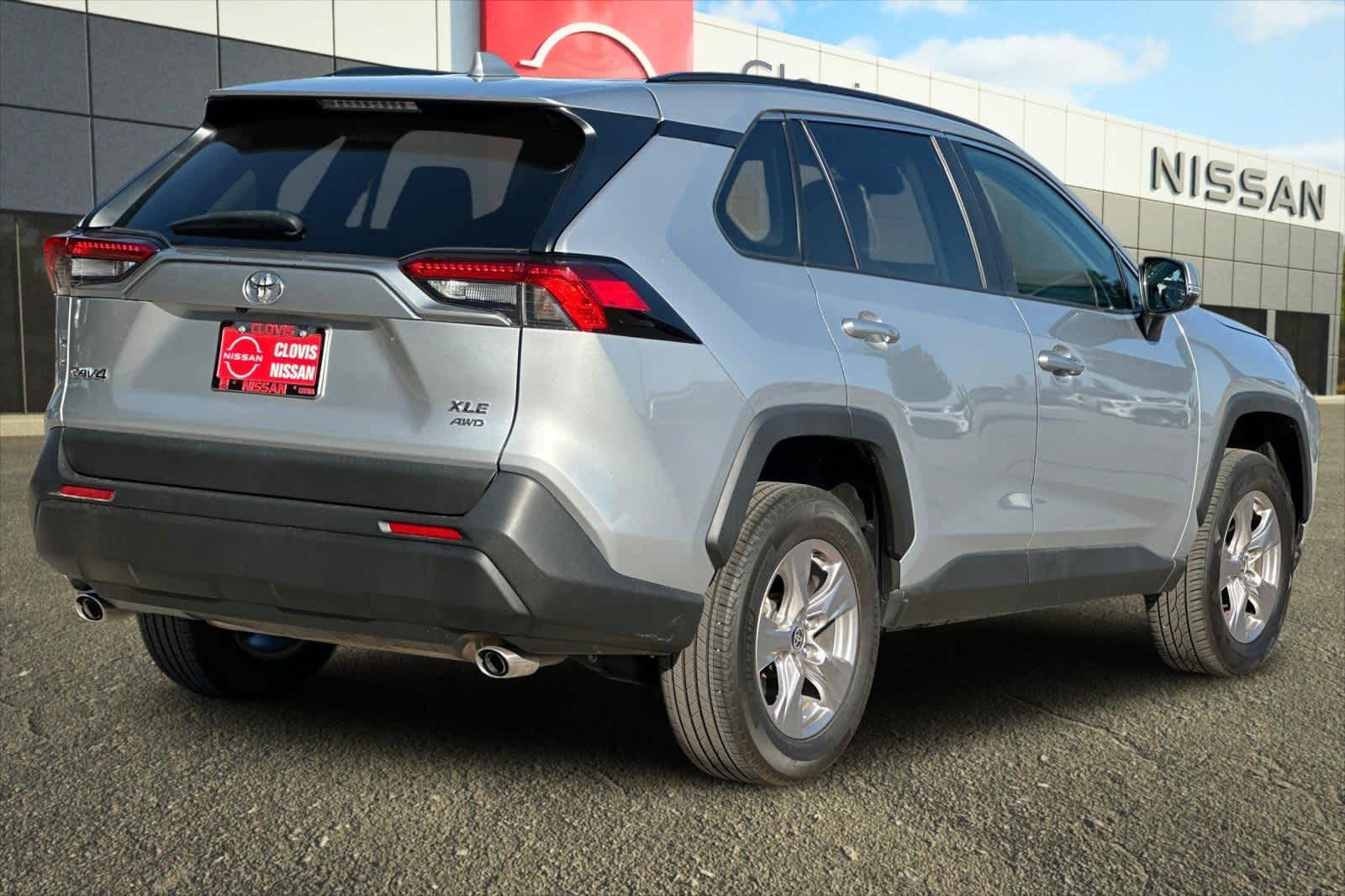 Thumbnail: 2022 Toyota RAV4 - 3