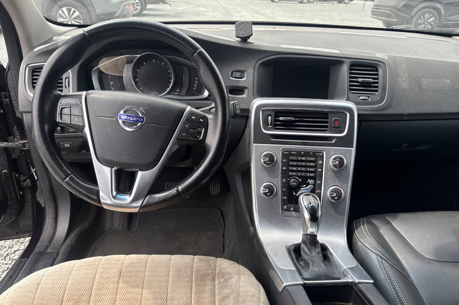 Thumbnail: 2018 Volvo V60 - 4