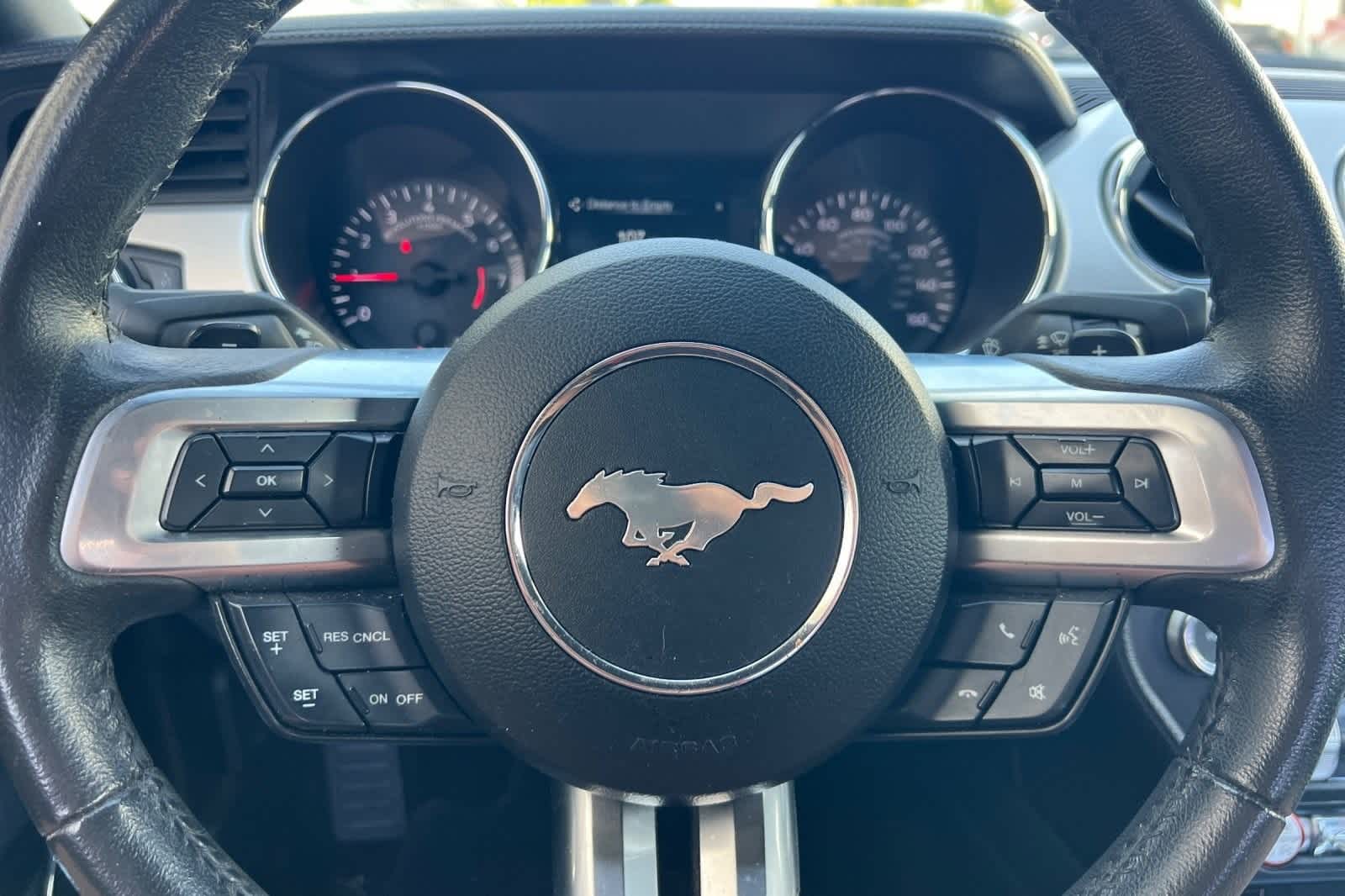 2015 Ford Mustang  25