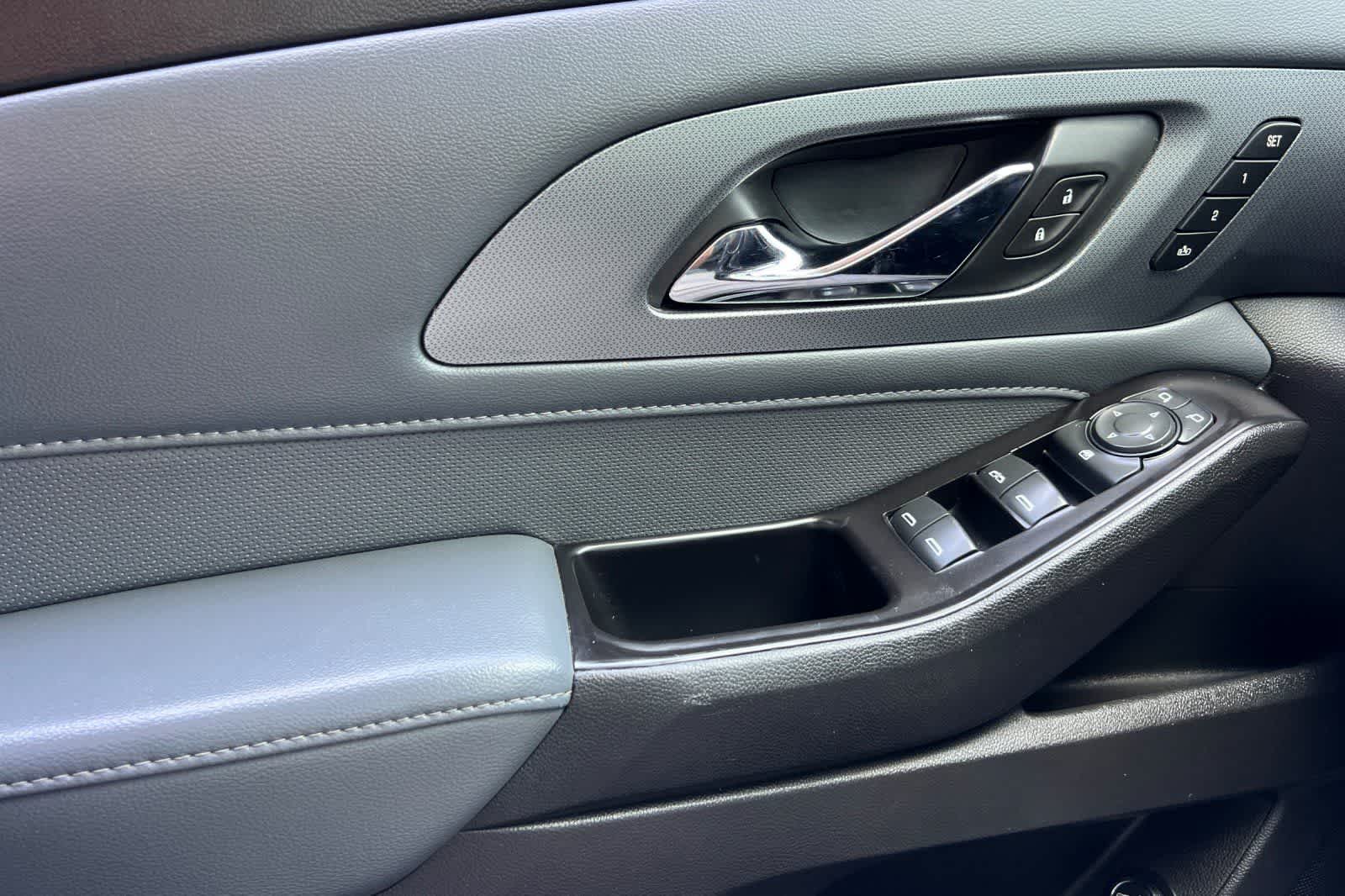 Thumbnail: 2020 Chevrolet Traverse - 13