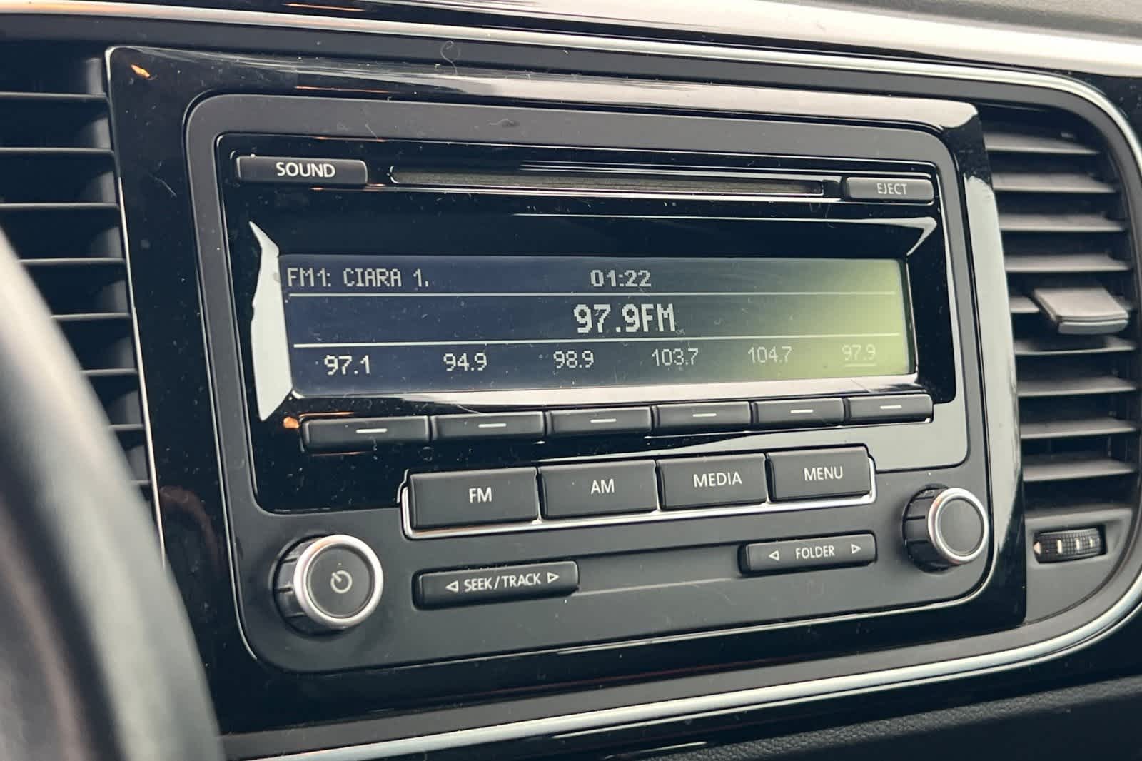 Thumbnail: 2014 Volkswagen Beetle - 19