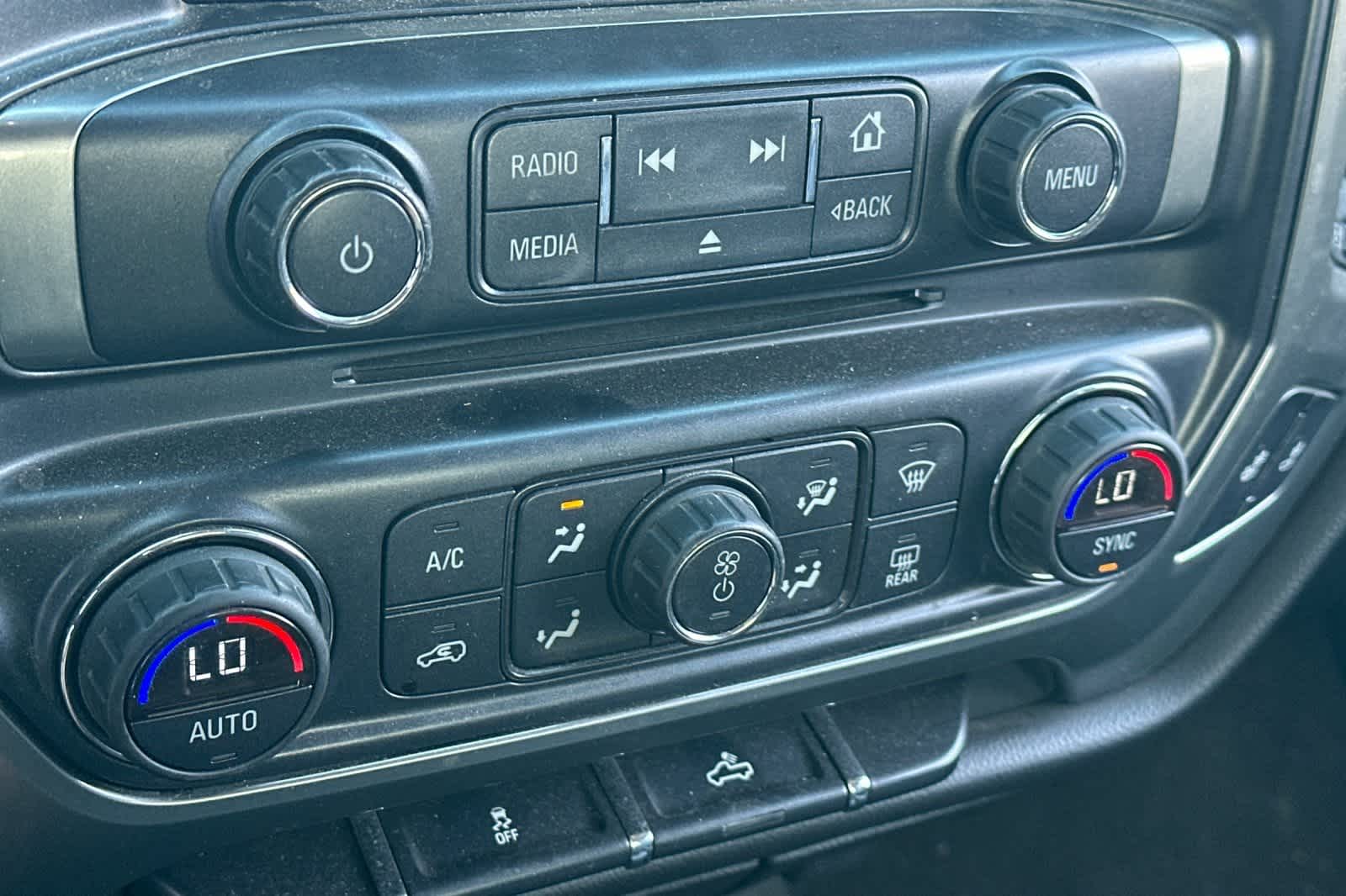 Thumbnail: 2014 Chevrolet Silverado 1500 - 20