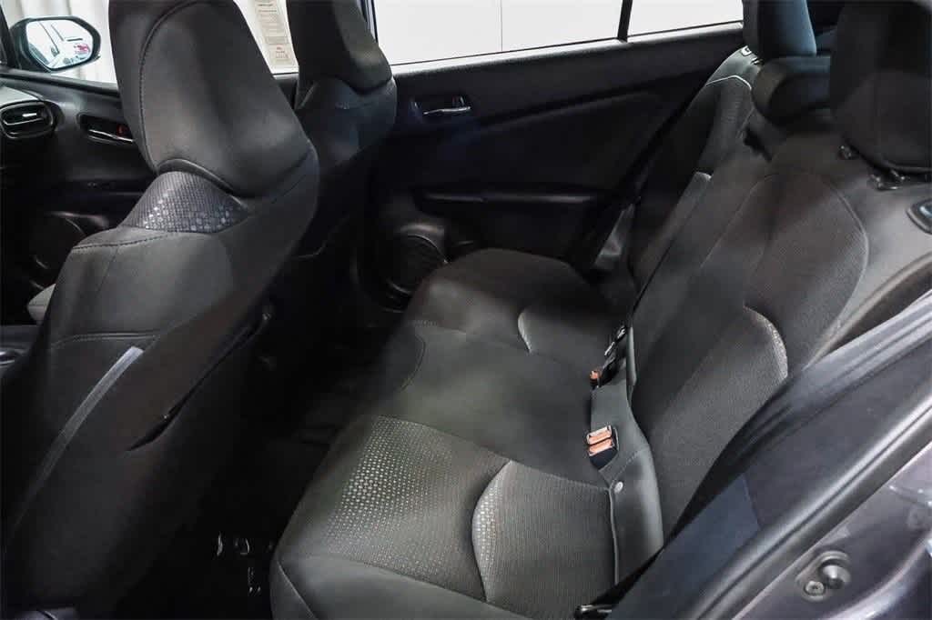 2022 Toyota Prius L Eco 19