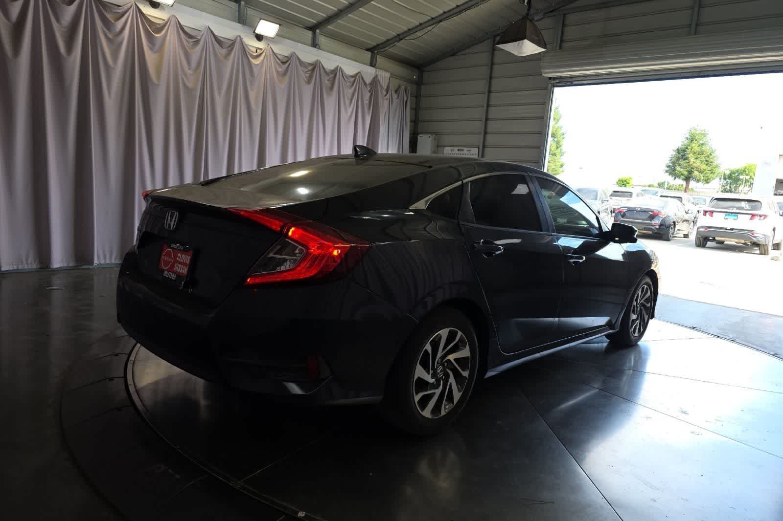 Thumbnail: 2018 Honda Civic - 3