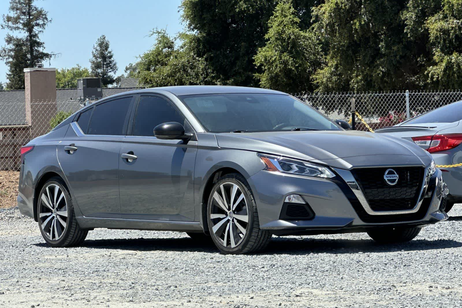 Thumbnail: 2020 Nissan Altima - 10